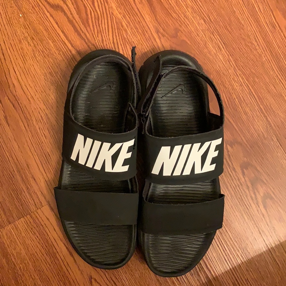 Nike Tanjun Sandals